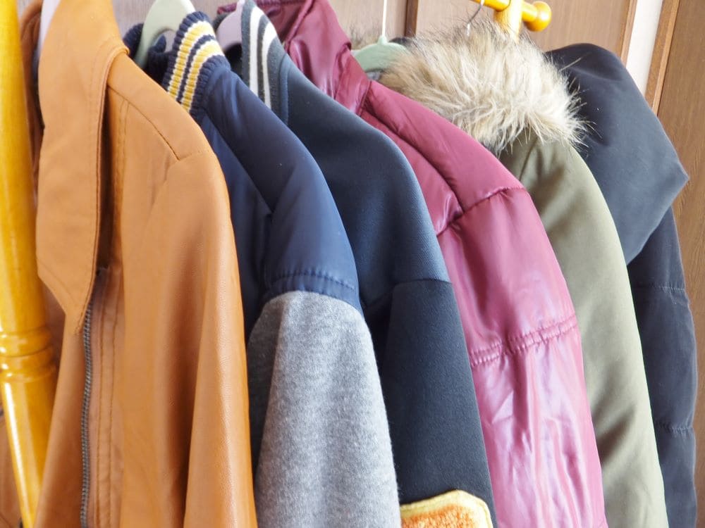 コートのクリーニングの値段相場｜染み抜きの相場や受け取り後の  